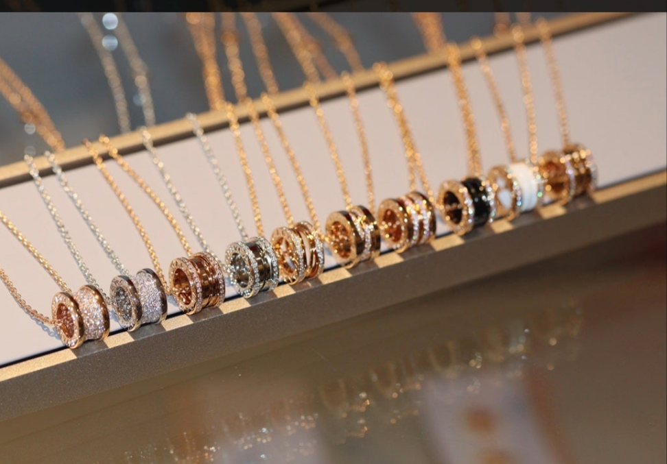 Joshdee Bella necklace