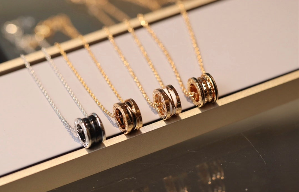 Joshdee Bella necklace